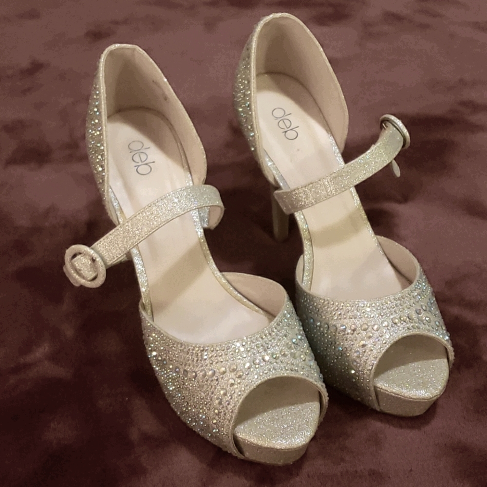 High heeled dress shoes.